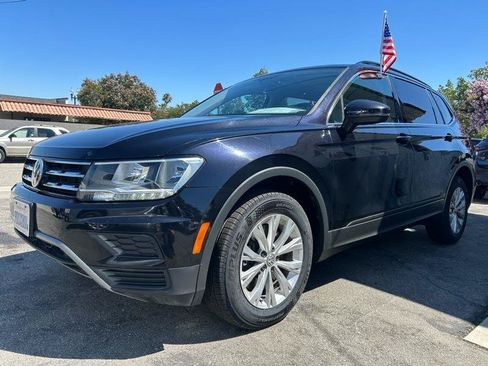 Used 2019 Volkswagen Tiguan SE w/ Panoramic Sunroof Package FWD image 1