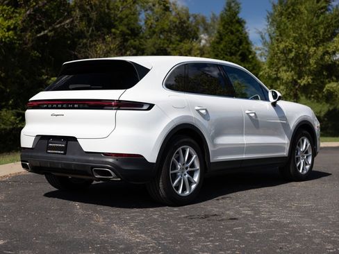 Used 2024 Porsche Cayenne image 9
