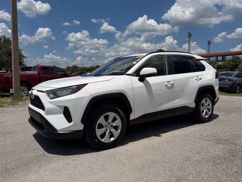 Used 2019 Toyota RAV4 LE FWD image 9