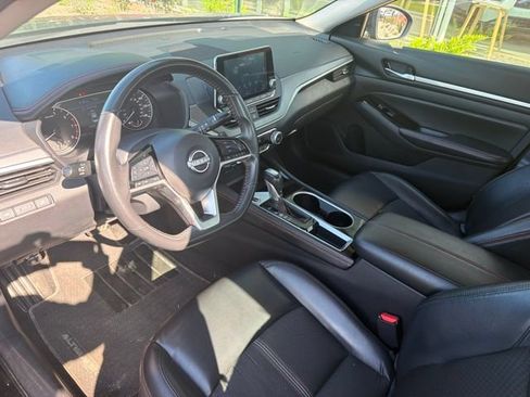 Used 2024 Nissan Altima 2.5 SR FWD image 25