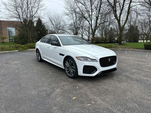 Used 2024 Jaguar XF R-Dynamic SE AWD/4WD image 3