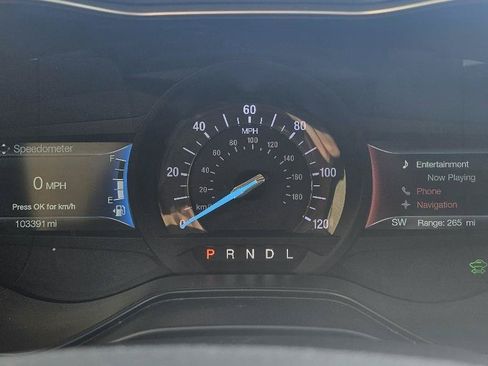 Used 2019 Ford Fusion SE FWD image 12