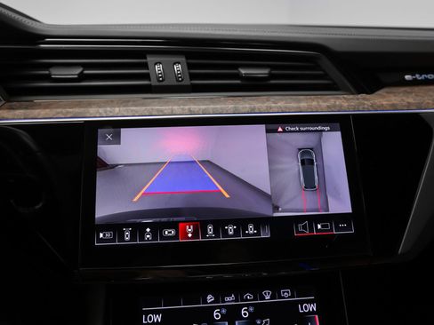 Used 2019 Audi e-tron Prestige AWD/4WD image 44