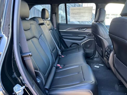 New 2026 Jeep Grand Cherokee Limited AWD/4WD image 31