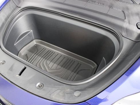 Used 2021 Tesla Model Y Long Range image 37