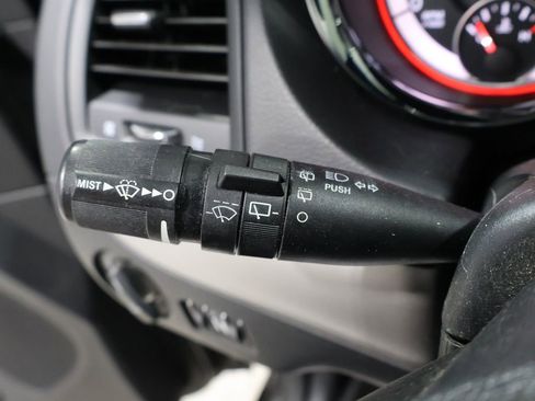 Used 2017 Dodge Grand Caravan GT image 33