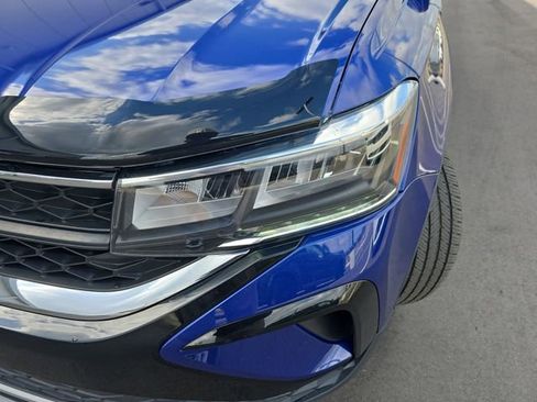 Used 2022 Volkswagen Taos SE w/ Panoramic Sunroof Package image 23