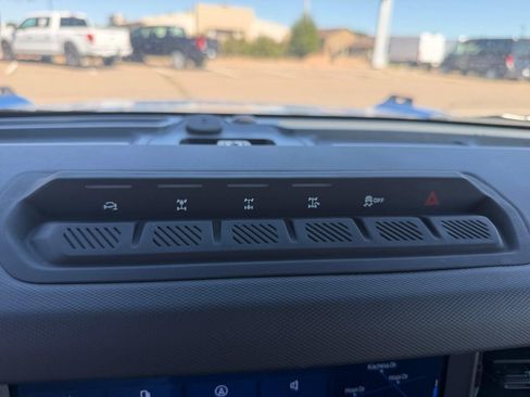 Used 2025 Ford Bronco Badlands AWD/4WD image 23