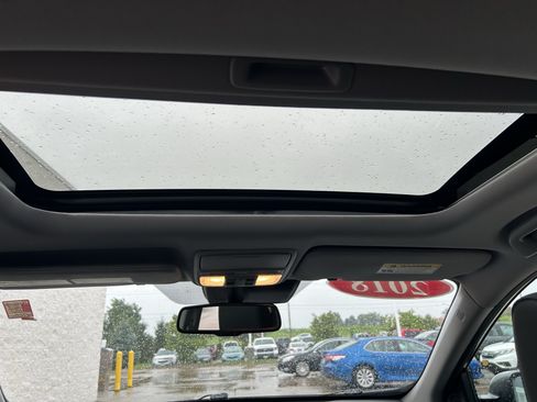 Used 2018 Honda CR-V Touring image 20