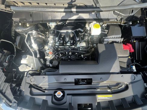 Used 2025 Nissan Pathfinder SV FWD image 37