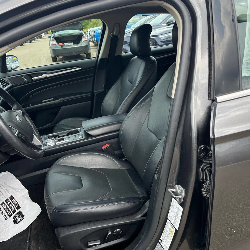 Used 2019 Ford Fusion Titanium FWD image 5