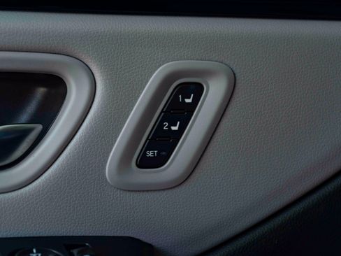 Used 2024 Honda Pilot Touring image 39