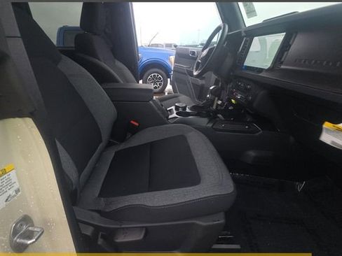 Used 2025 Ford Bronco Big Bend image 5