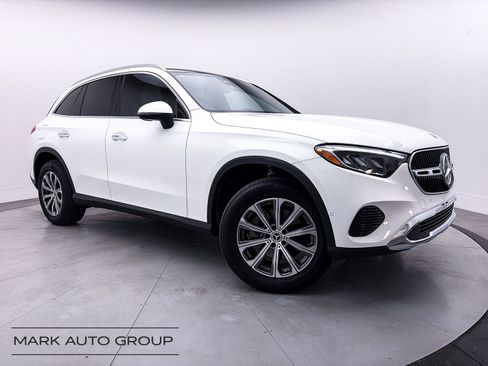 Used 2023 Mercedes-Benz GLC 300 image 2