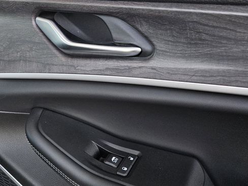 Used 2022 Jeep Grand Cherokee Limited image 33