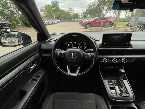 Used 2025 Honda CR-V Sport image 13