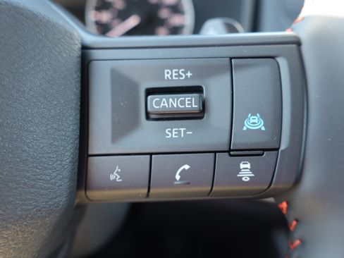 Used 2025 Nissan Rogue SV image 18