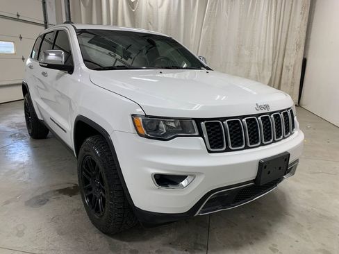 Used 2017 Jeep Grand Cherokee Limited AWD/4WD image 13