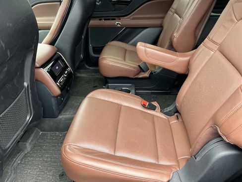 Used 2025 Lincoln Aviator Reserve w/ Illumination Package image 19