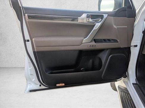 Used 2023 Lexus GX 460 Premium image 12