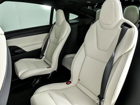 Used 2023 Tesla Model X Plaid image 22