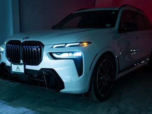 Used 2026 BMW X7 M60i image 38