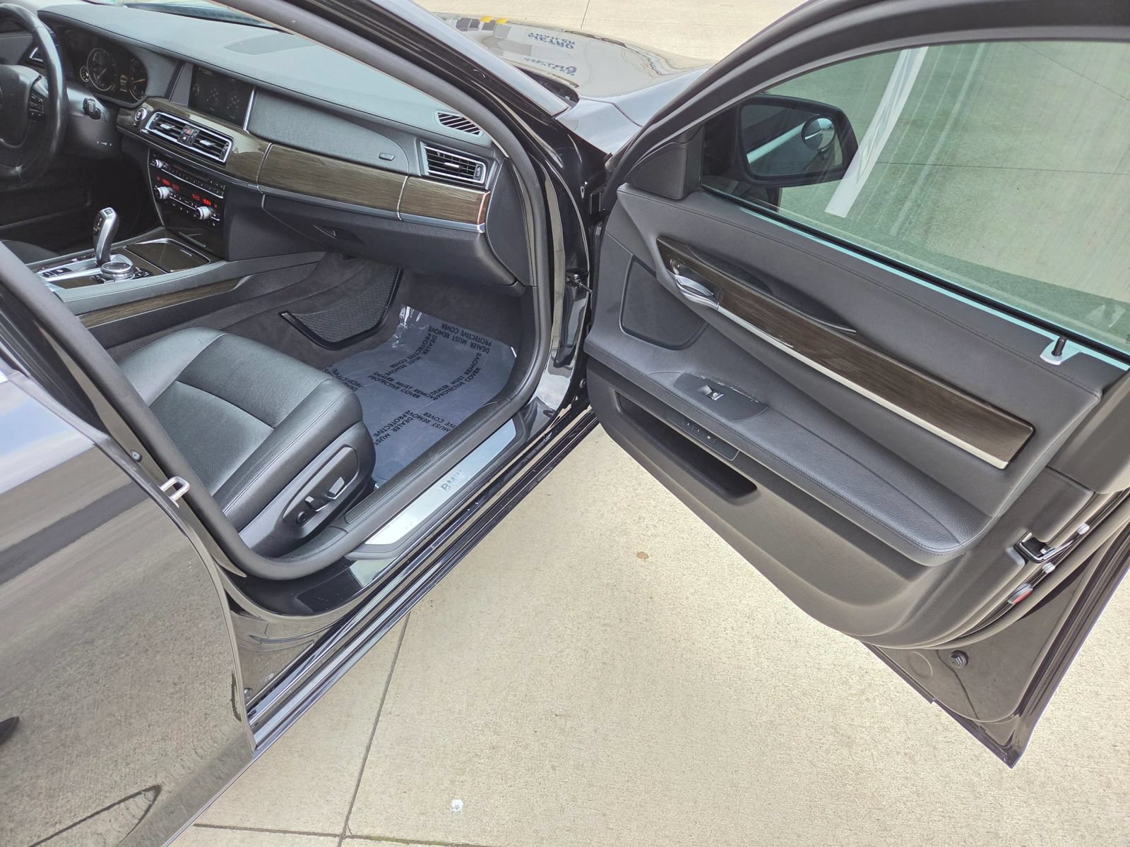 Used 2015 BMW 740Li RWD image 21