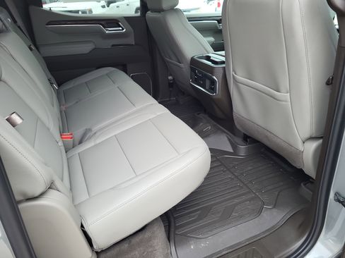 New 2026 GMC Sierra 1500 SLT image 11