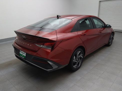 Used 2025 Hyundai Elantra Sport FWD image 9