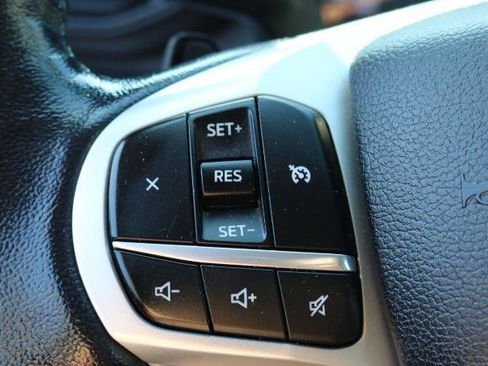 Used 2020 Ford Explorer XLT RWD image 10