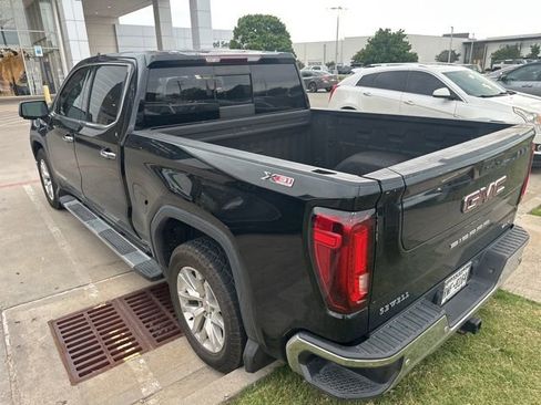 Used 2022 GMC Sierra 1500 SLT AWD/4WD image 3