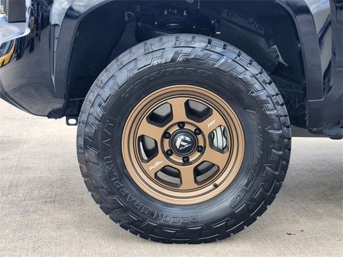 Certified 2025 Toyota Tacoma TRD Sport image 10