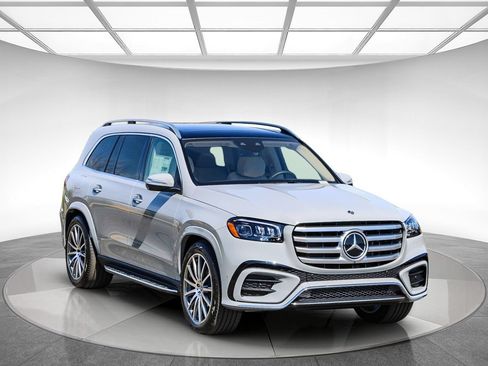 New 2026 Mercedes-Benz GLS 580 4MATIC image 5