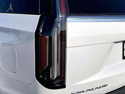 Used 2021 Cadillac Escalade Premium Luxury w/ Driver Assist Tech Package image 21