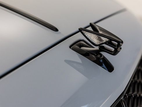 Used 2025 Bentley Flying Spur Plug-In Hybrid image 20