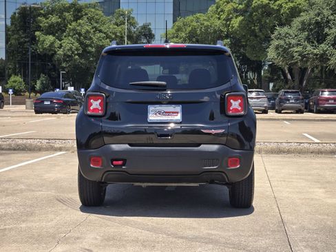 Used 2023 Jeep Renegade Trailhawk AWD/4WD image 5