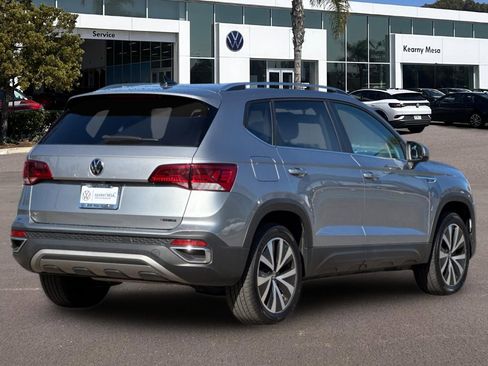 Used 2022 Volkswagen Taos SE image 4