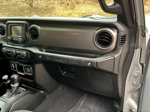 Used 2021 Jeep Wrangler Unlimited Sport AWD/4WD image 13