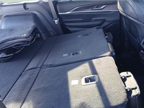 Used 2023 Jeep Grand Cherokee Limited image 36