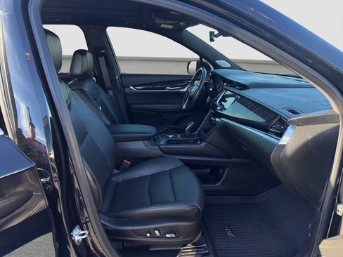 Used 2024 Cadillac XT6 Premium Luxury w/ LPO, Floor Liner Package AWD/4WD image 18