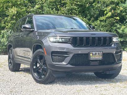 Used 2023 Jeep Grand Cherokee Altitude