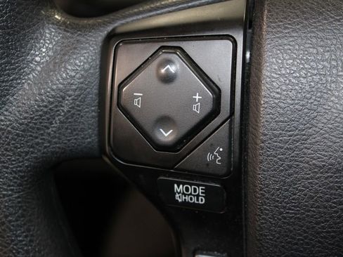 Used 2022 Toyota Tacoma SR image 33