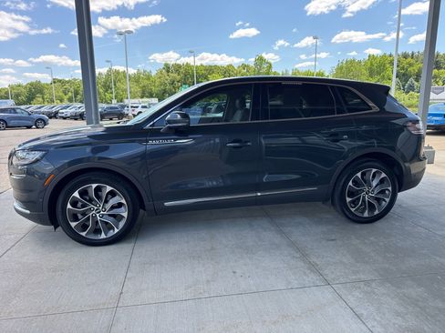 Used 2023 Lincoln Nautilus Reserve w/ Equipment Group 201A AWD/4WD image 3