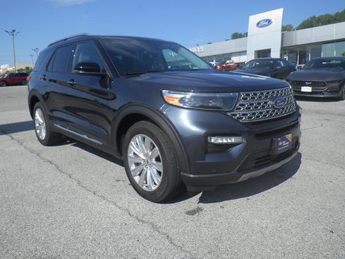 Certified 2024 Ford Explorer Limited w/ Limited Technology Package AWD/4WD image 1