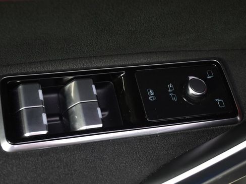 Used 2022 Jaguar F-PACE SVR AWD/4WD image 25