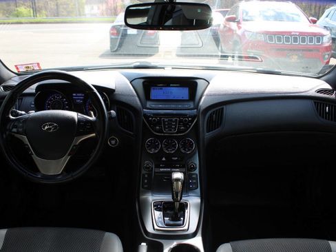 Used 2015 Hyundai Genesis 3.8 RWD image 30