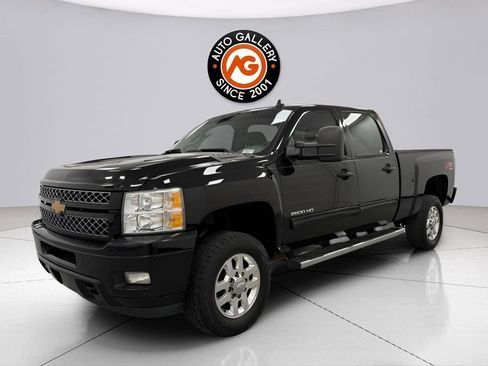 Used 2014 Chevrolet Silverado 2500 LTZ w/ LTZ Plus Package image 3
