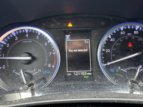 Used 2019 Toyota Highlander XLE FWD image 13
