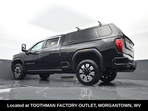 Used 2023 GMC Sierra 3500 Denali w/ Denali Ultimate Package AWD/4WD image 25