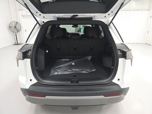 New 2026 Chevrolet Equinox LT w/ Safety and Technology Package FWD image 26